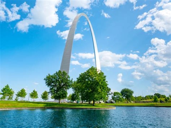 famous landmarks in the midwest