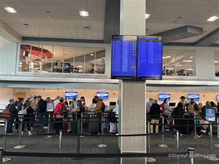 how early should i get to orlando airport