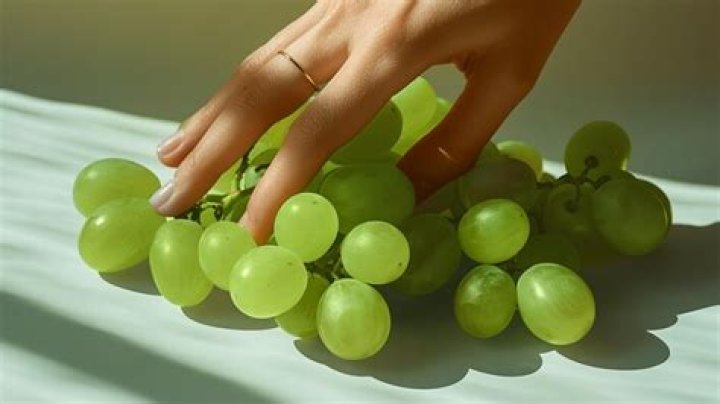 Is grapes good for skin?