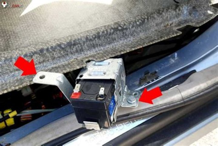 mercedes ml350 battery location