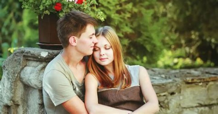 what does it mean when a girl blushes