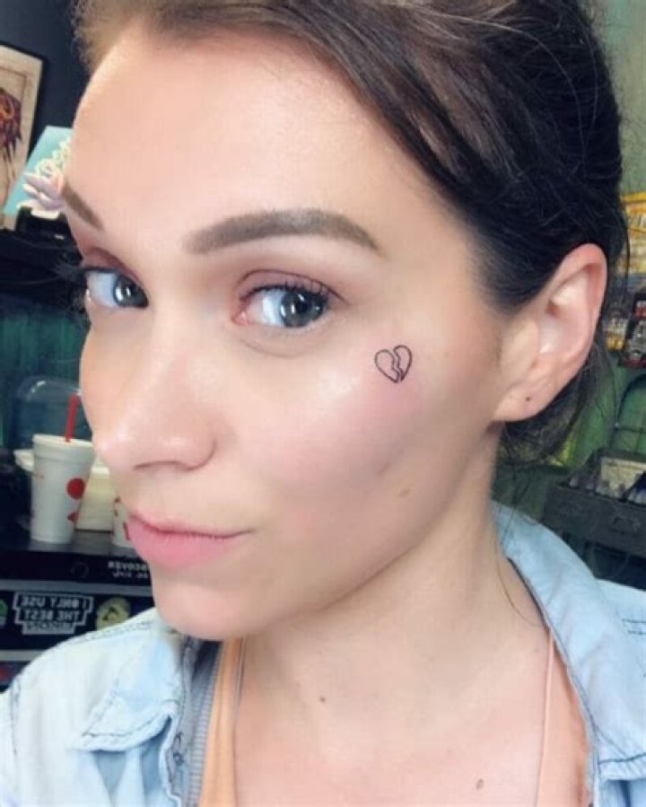 What is the meaning of a star tattoo on the face?